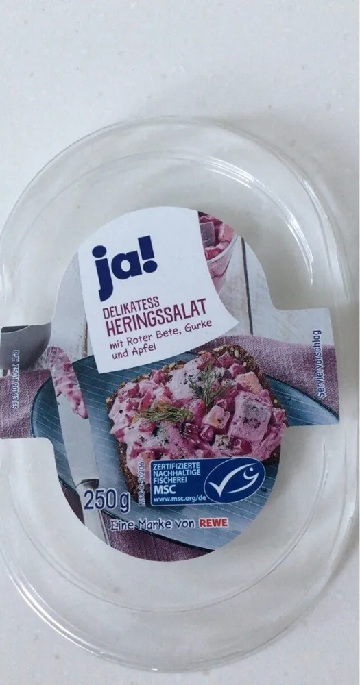 Delikatess Heringssalat mit Roter Bete, Gurke und Apfel