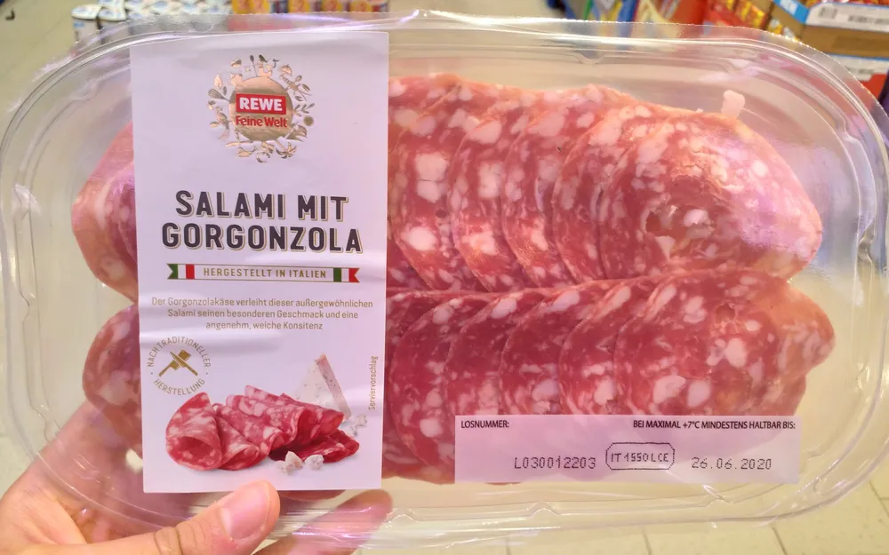 Salami mit Gorgonzola