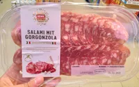 Salami mit Gorgonzola