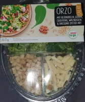 Salat REISNUDELN, GOUDA, CROUTONS, WALNÜSSEN SING SYLTER ART