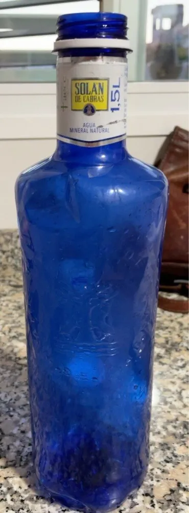 Agua mineral natural