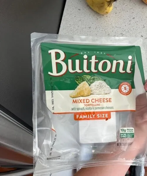 Mixed cheese tortellini
