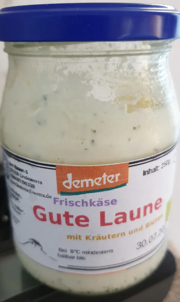 Frischkäse Gute Laune mit Kräutern und Blüten