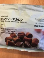 Caco truffle rasperry macaron