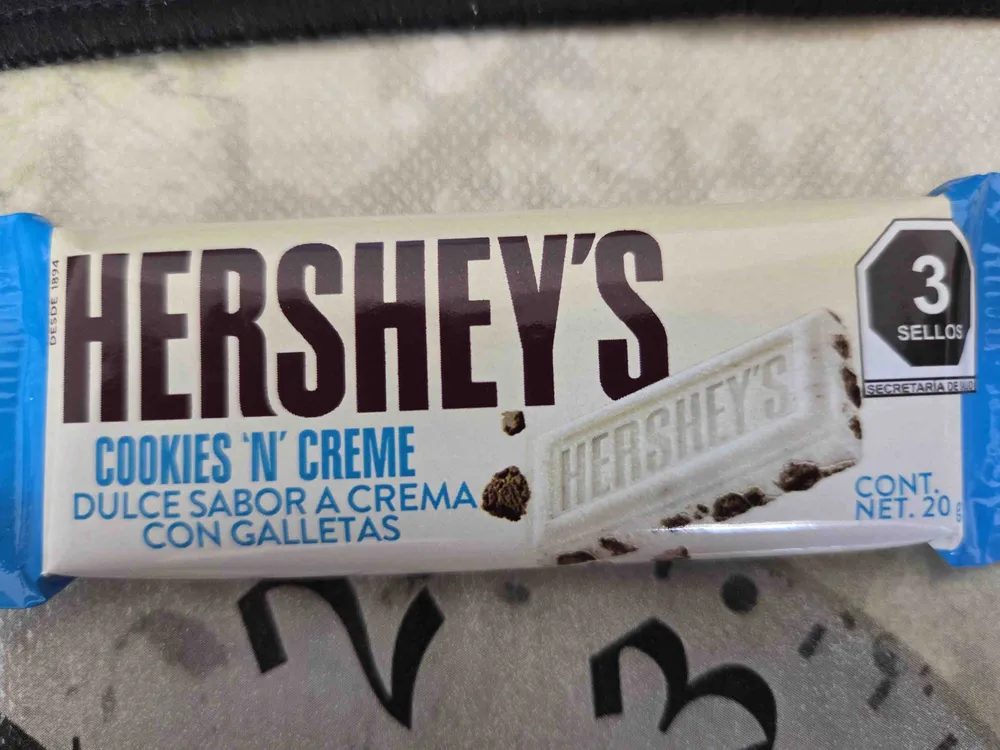 ookies n creme chocolate bar