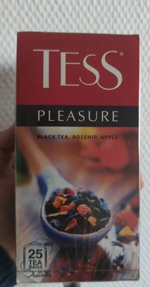 Tess Pleasure Black Tea, Rosesip, Apple