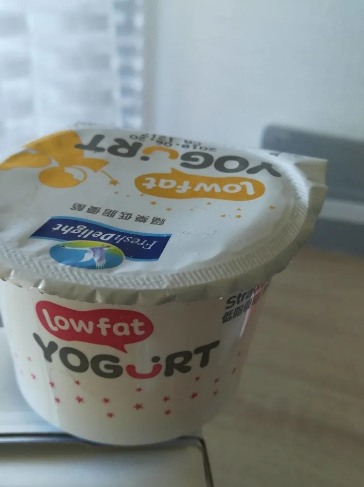 Fresh delight yogurt low fat strawberry