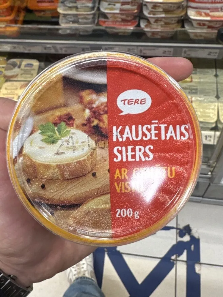 Kausētais Siers Ar Grilētu Vistu