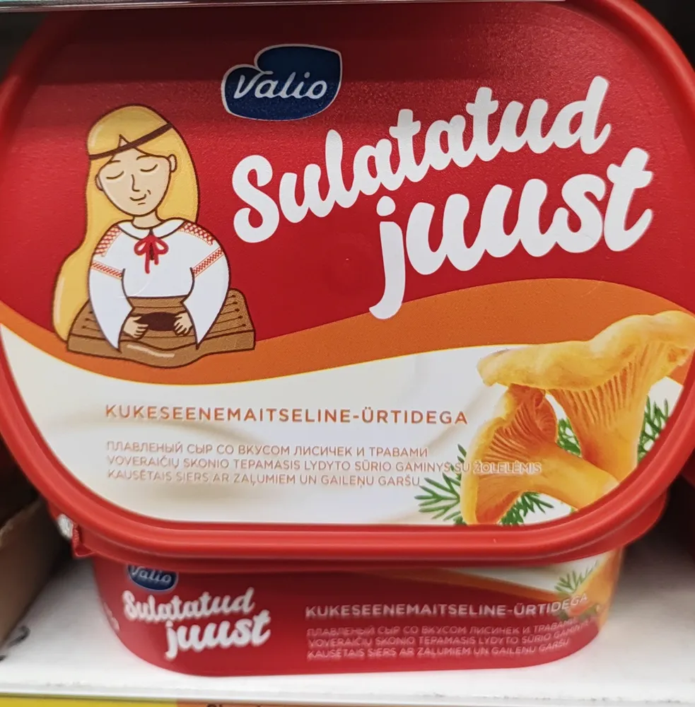 kaus.siers Valio ar zaļ.un gailenēm