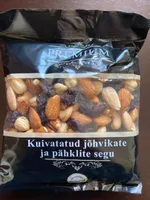 Kuivatatud jõhvikate ja pähklite segu