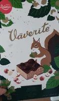 Wafer cake with crumbled hazelut
