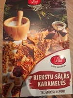 Triangle cookies with nuts and salted caramel