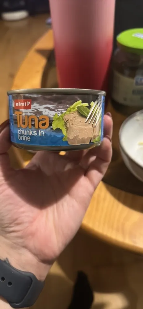 Tuna chunks in brine