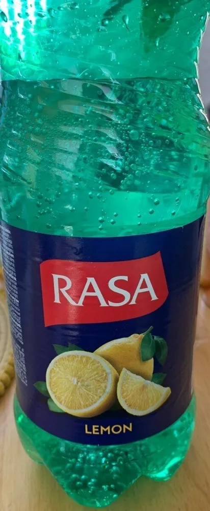 Lemon softdrink