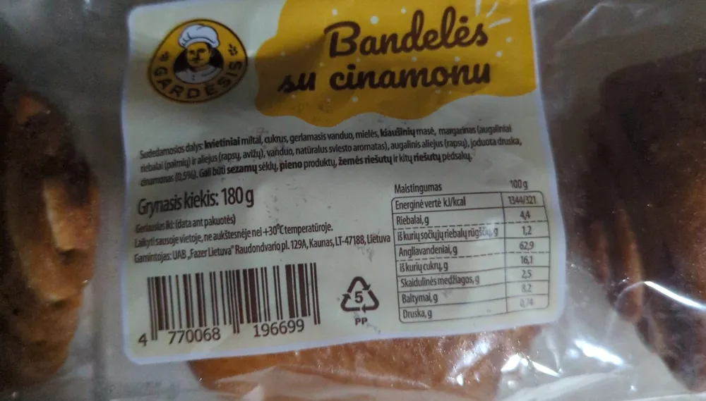 bandelės su cinamonu