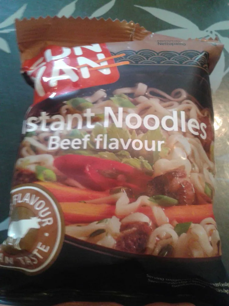 Instant noodles beef flavour - Nouilles instantanées saveur bœuf