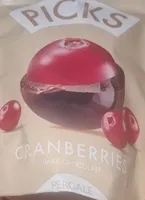 Picks cranberries