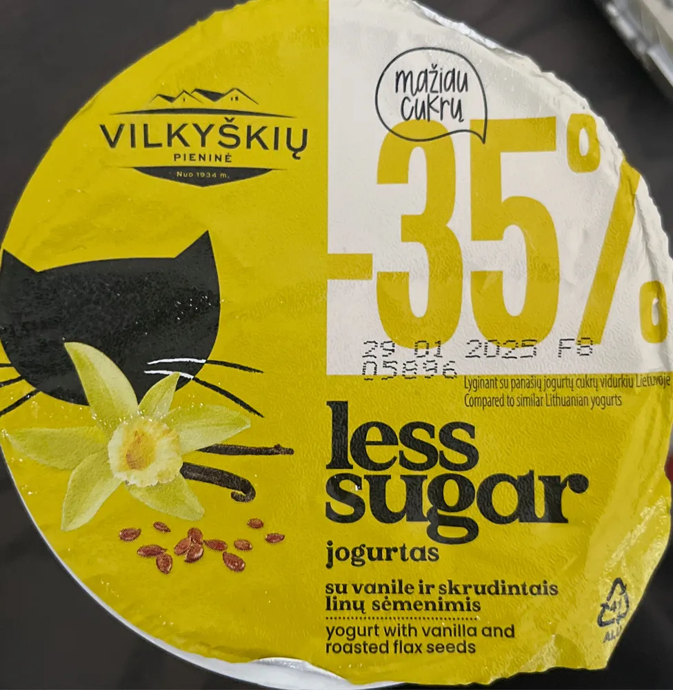 Jogurt with vanilla and roasted flax seeds