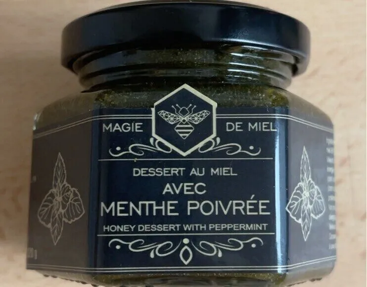 Dessert au miel avec menthe poivrée