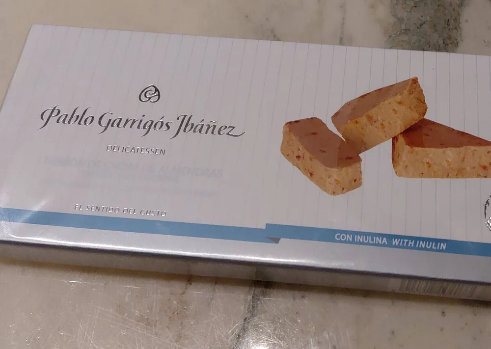 Tueront de crema de almendras