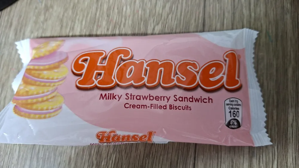 Hansel : Milky Strawberry Sandwhich