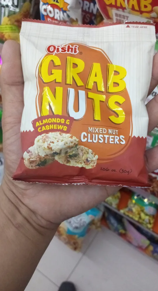 GRAB NUTS Mixed Nut Clusters