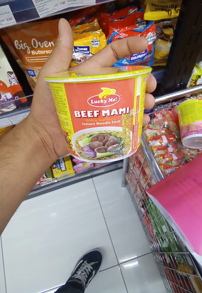Lucky me beef mami artificial beef flavor noodles