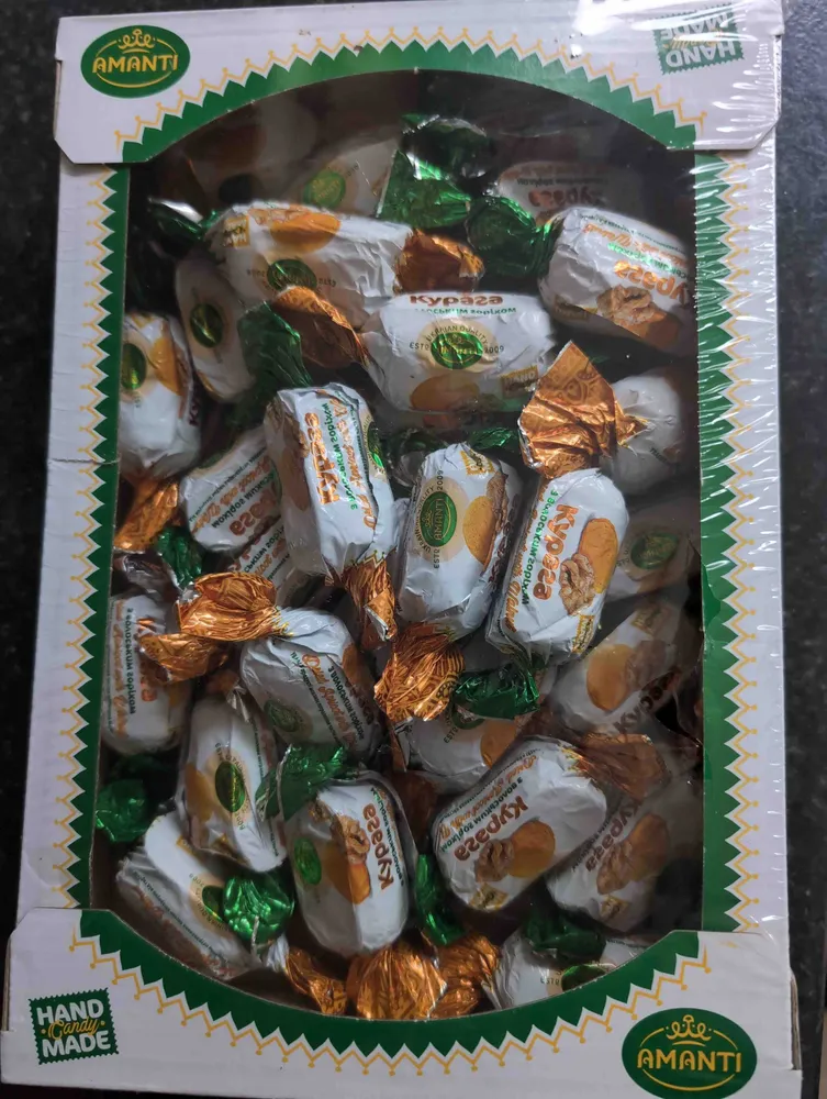 Dried Apricot with Walnut