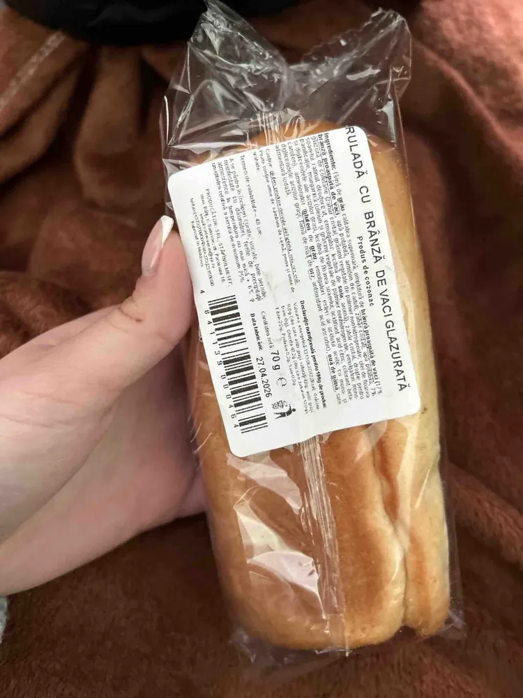 Ruladă Cu Brânză De Vaci Glazurată