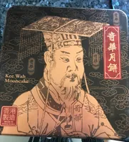 White lotus seed paste mooncake with two yolks