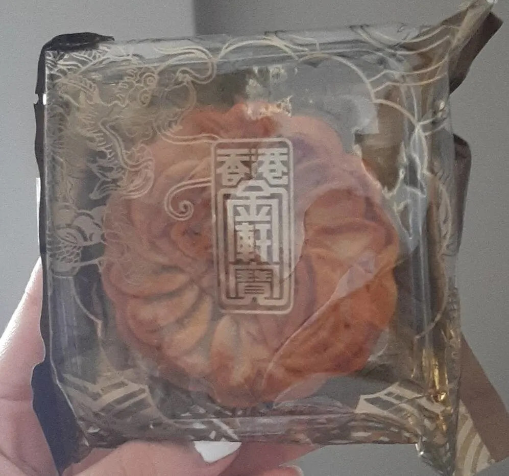 Pastel de luna con relleno de soja roja
