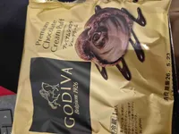 Premium chocolate cream puff