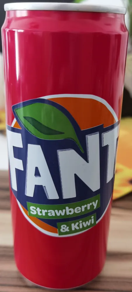 FANTA Strawberry & Kiwi