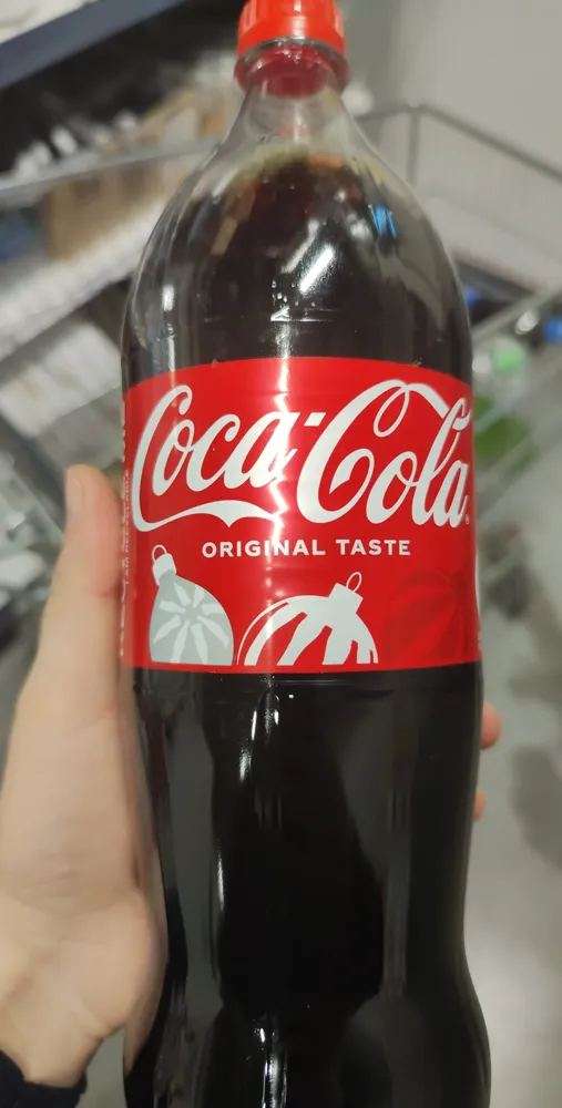 [Coca-Cola] Carbonated softdrink with cola taste