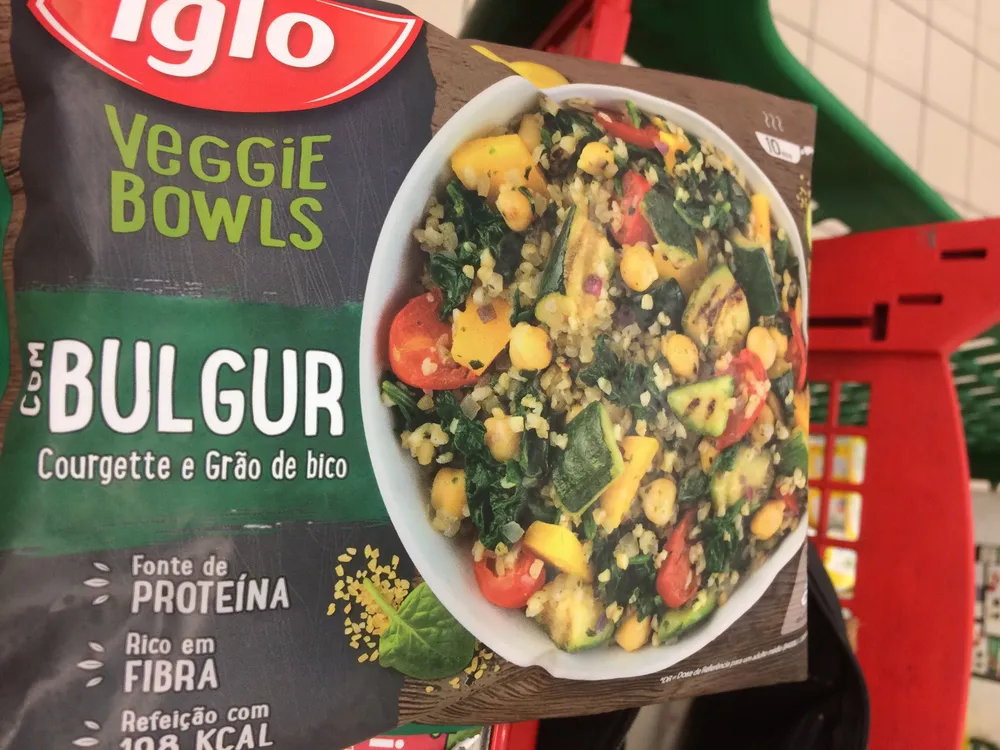 Veggie bowls Bulgur Courgette e grão de bico