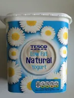 Low fat natural yogurt
