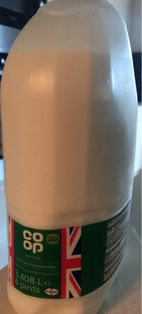 Semi skimmed coop milk