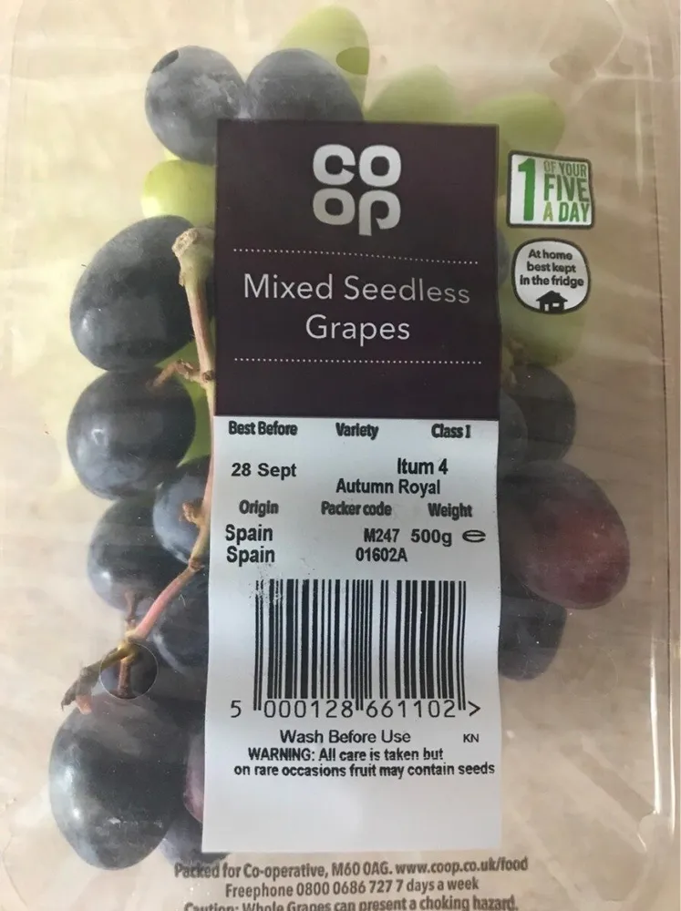 Mixed seedless grapes