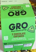 2 chocolate cupcakes