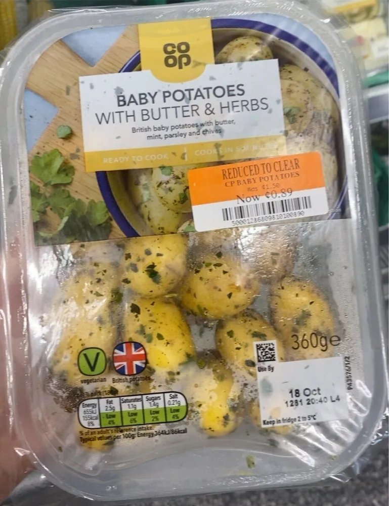 Baby potatoes with butter and herbs