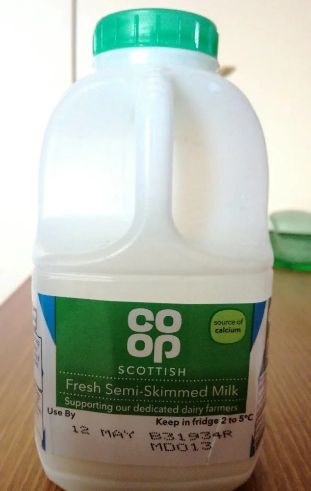 Fresh Semi-skimmed milk