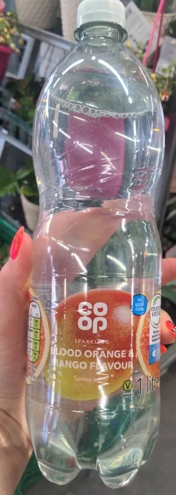 Blood orange and mango flavour sparkling water