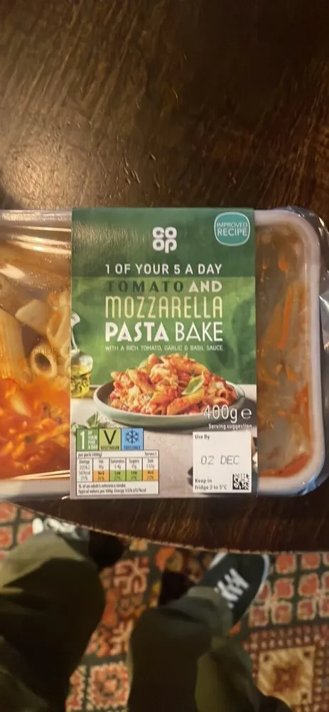TOMATO AND MOZZARELLA PASTA BAKE
