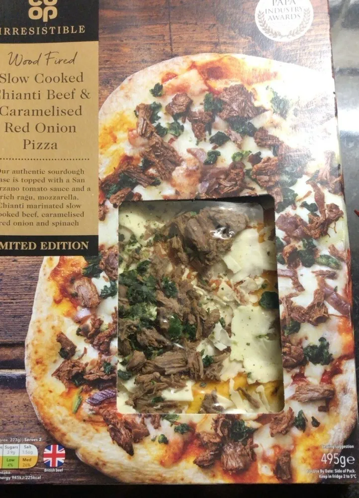 Pizza beef and red onion