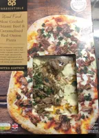 Pizza beef and red onion
