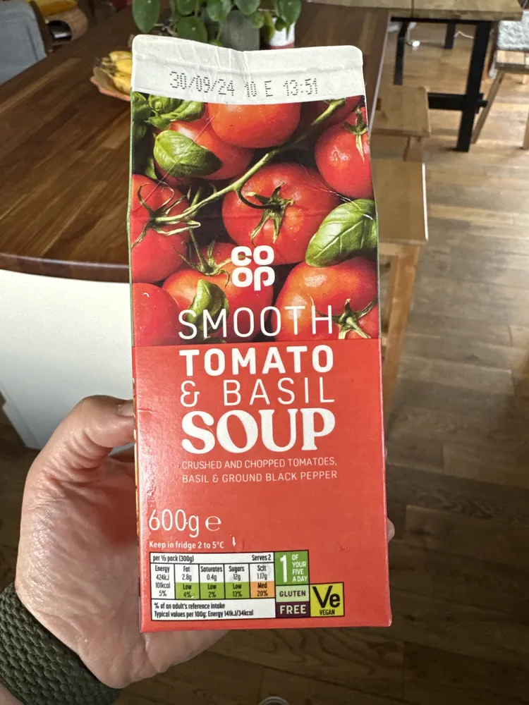 Smooth Tomato & Basil Soup