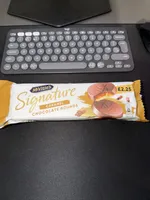 mcvities signature Caramel chocolate rounds