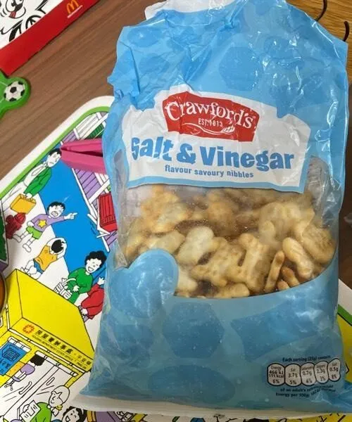 Salt and vinegar flavour savoury nibbles