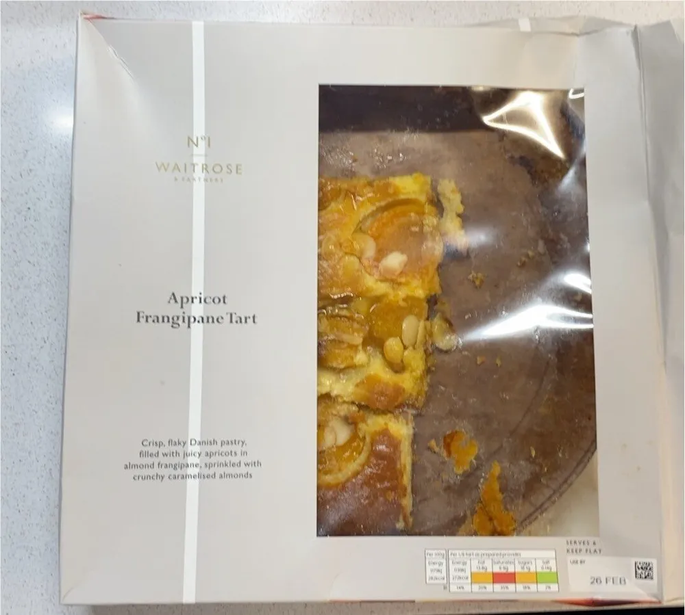 Apricot frangipane tart
