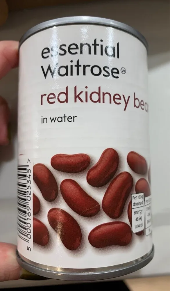 Red kidney beans in water